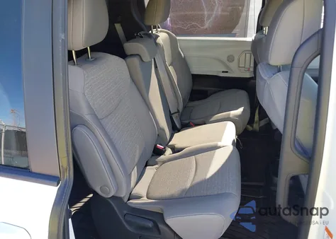 2025 Toyota Sienna Le from USA, damaged, VIN 5TDKSKFC5SS183184